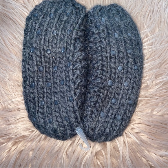 Lemon Legwear Navy Pom Pom Wool Blend Slippers NWT - Picture 2 of 4